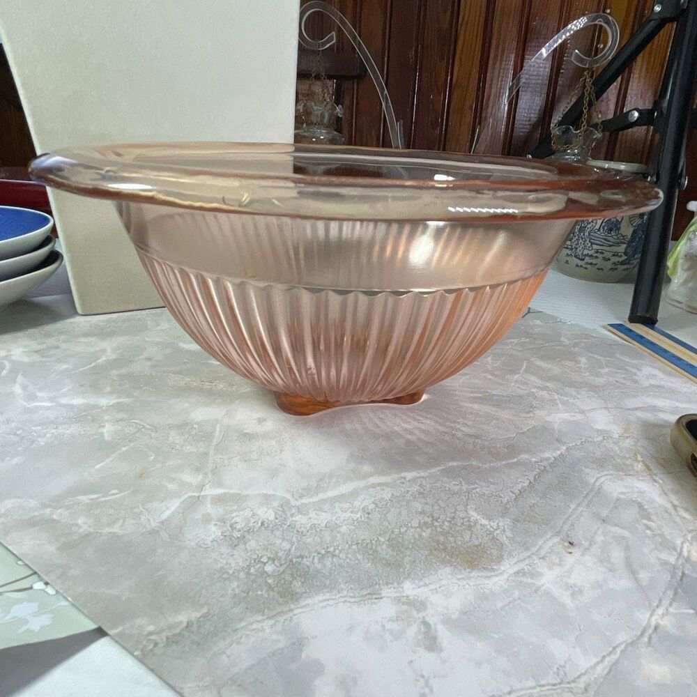 Vintage Hazel Atlas 8.5” pink depression glass “Rest-Well” mixing bowl ribbed he